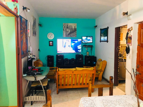 Imagen 4 de 14 de Casa 3 Amb. Con Departamento A Terminar