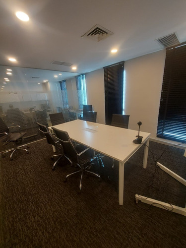 Oficina Habilitada En Exclusivo Sector De Nueva Costanera