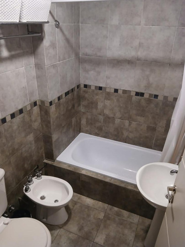 En Venta En Caseros Hermoso Duplex De 3 Ambientes 2 Baños Cochera Patio. F: 10301