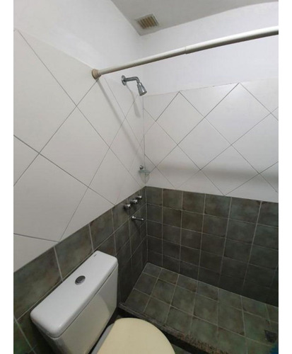 Departamento Con Patio En Pb, Montevideo Y Lima, Expensas Bajisimas !