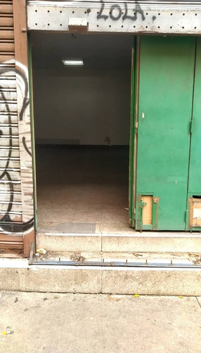 Se Vende Local Comercial A Pie De Calle El Mismo Hace Esquina En Libertador Centro Santa Teresa Bb
