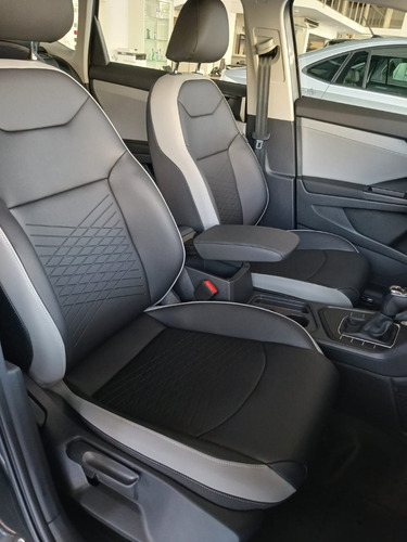 Volkswagen Taos Comfortline 250Tsi AT