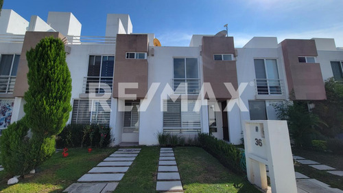 Casa En Venta En Fraccionamiento Sonterra, Qro.