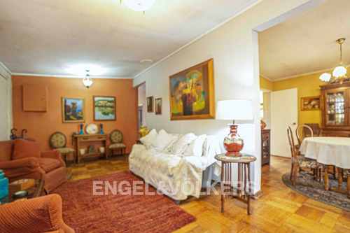 Casa Con Patio En Juan Esteban Montero