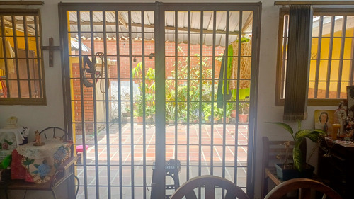 Se Vende Bella Casa En Santa Mónica Mls 25-19956