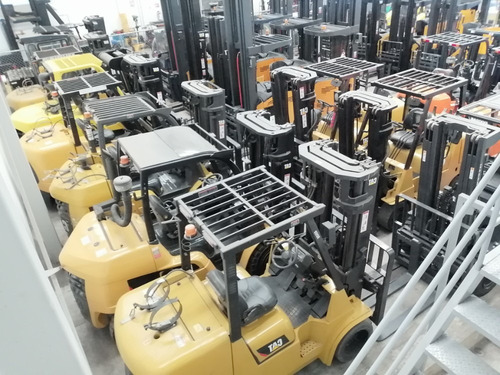 Imagen 5 de 12 de Montacargas Hombre Parado Doble Reach Caterpillar