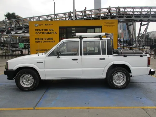 Mazda B2000 2.0