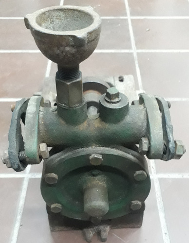 Bomba De Agua Antigua Platina Y Soporte Motor Leadescripcion (Usado)