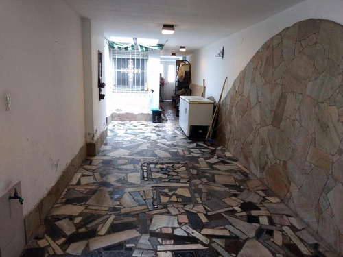 Imagen 8 de 17 de Casa De 3 Dormitorios En Venta Con Quincho Parrillero Y Pileta Zona Sur Rosario