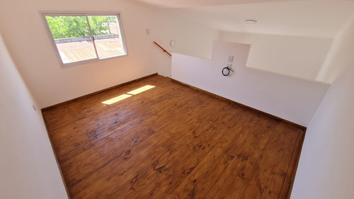 Imagen 8 de 19 de Venta Departamento Planta Alta - Pilar