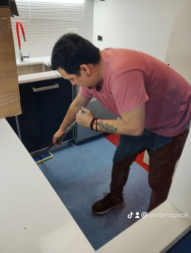 Imagen 2 de 5 de Instalación De Pisos En Rollo , Sistema Click,pisos Pegados