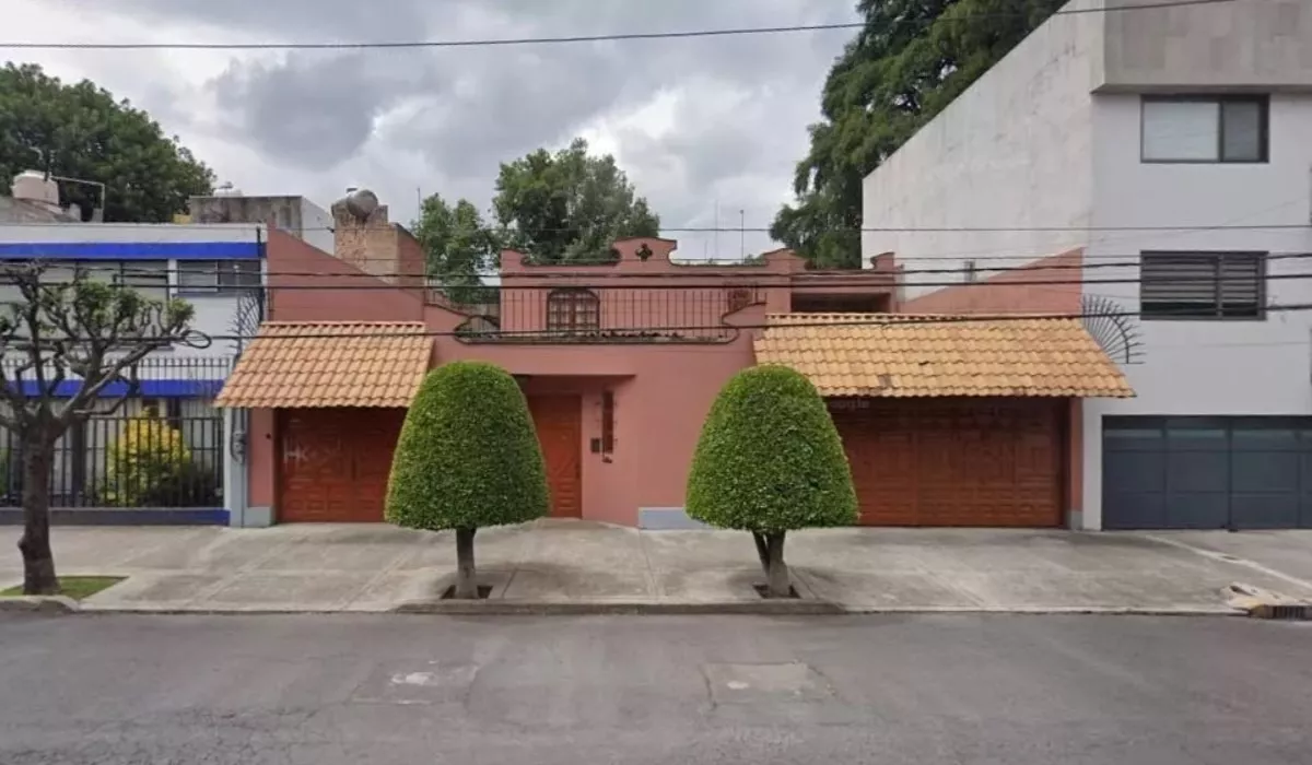 Casa En Remate Bancario En Coyoacán, De Dos Niveles