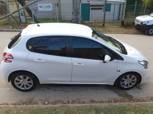 Peugeot 208 2017 1.5 Active