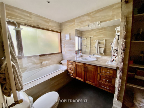 Casa En Condominio En Venta En Lo Barnechea