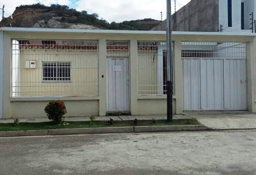 Imagen 1 de 12 de Casa Urbanización Villa Dorada Ii Final Av. Carúpano