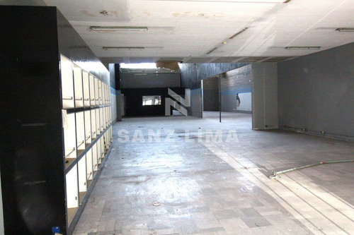 Boulevard López Mateos Pte.: Amplios Locales Con Estacionamiento