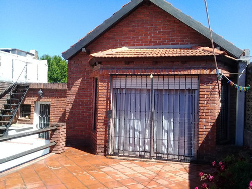 ¡preciosa Casa, 3 Dormitorios, Gran Terraza Con Parrillero, Jardín, Garaje, Para Entrar!