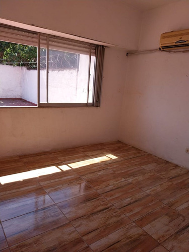 Venta Local Con Depto 3 Ambientes Monte Grande