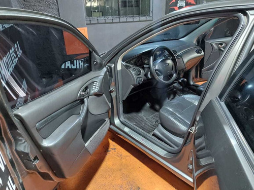 Imagen 4 de 12 de Ford Focus Sedan