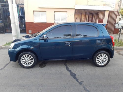 Toyota Etios 1.5 Xls Full Hatchback 5 Puertas