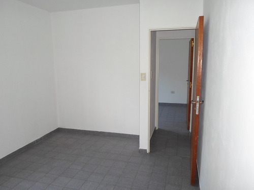 Oportunidad Apto Banco Departamento Gonnet P.b. 2 Dormitorios Espacio Verde ComĂșn + Espacio Auto