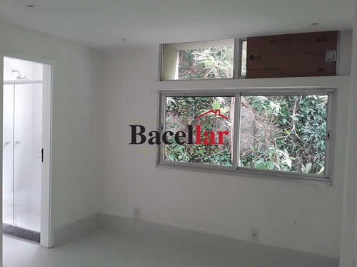 Imagem 10 de 15 de Venha Morar Junto A Natureza Num Dos Maiores Cartoes Postais Do Rio De Janeiro. Apartamento Amplo E Com Vista Para O Verde. Silêncio Total, Predio Com Infraestrutura. - Riap30260