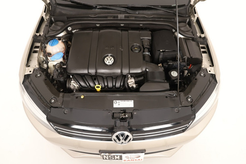 Volkswagen Vento 2.5 Luxury Tiptronic 2014