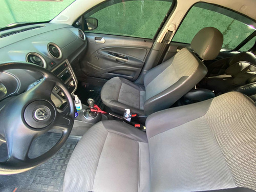 Volkswagen Voyage 2011 1.6 Vht Total Flex I-motion 4p
