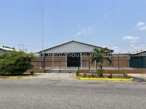 # Galpón En Venta En La Zona Industrial 1, Cuenta Con 1870 Metros Cuadrados R E F  2 - 4 - 1 - 1 - 4 - 3 - 7  Mehilyn Perez #