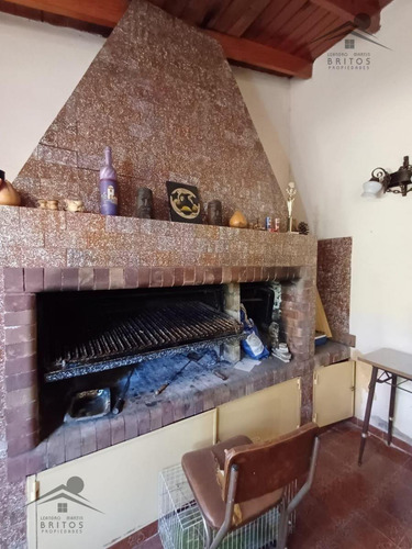 Venta De Imponente Y Solido Chalet En El Centro De Ramos Mejía!