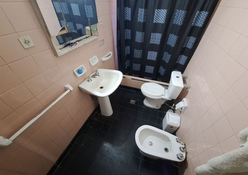Venta Casa 3 Ambientes Con Local Morón