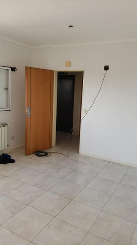 Imagen 5 de 9 de Venta Departamento Dos Ambiente Con Ventanales, Sarmiento 1247 San Miguel