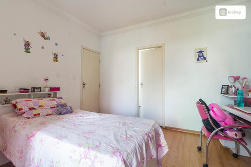 Imagem 7 de 15 de Aluguel De Casa Com 240m² E 6 Quartos - 10671