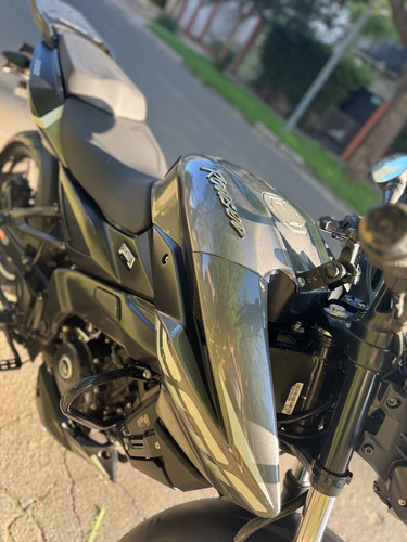 Rouser Ns 200