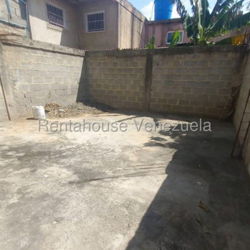 Milagros Inmuebles Casa Venta Barquisimeto Lara Zona Norte Tamaca Economica Residencial Economico Código Inmobiliaria Rent-a-house 25-8822