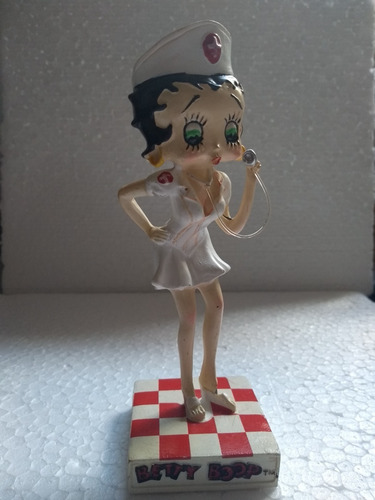 Boneca Betty Boop - Enfermeira(defeito No Pé E No Braço) (Usado)