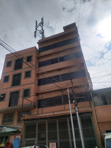 Alquiler Local Comercial Catia. Calle Colombia, 234mtrs2