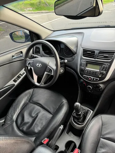 Hyundai Accent 1.6l 4 p