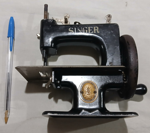Mini Maquina De Coser Singer Negro (Usado)