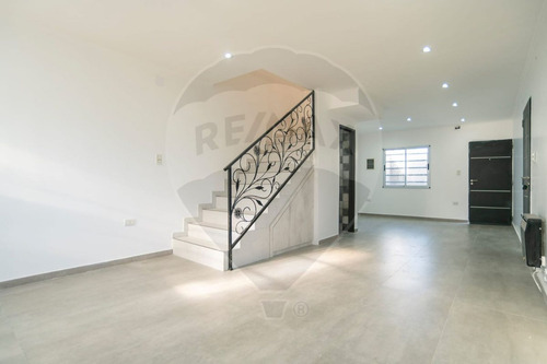 Casa En Venta En Arana