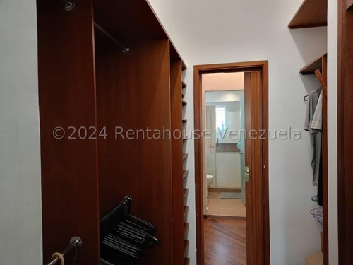 Townhouse En Alquiler, Urb. Lomas De La Trinidad
