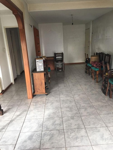 Imagen 2 de 8 de Muy Buen Departamento En Pleno Centro De Campana