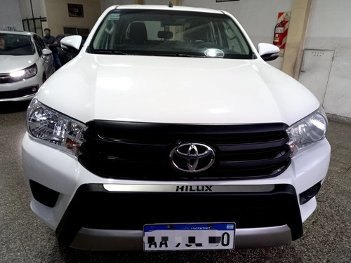 Imagen 17 de 22 de Toyota Hilux 2017 2.4 Cd Dx 150cv 4x4