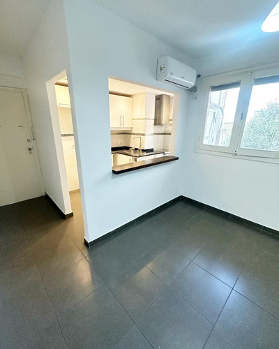 Venta Apartamento Parque Rodó, Dos Dormitorios/terraza Lavadero/ideal