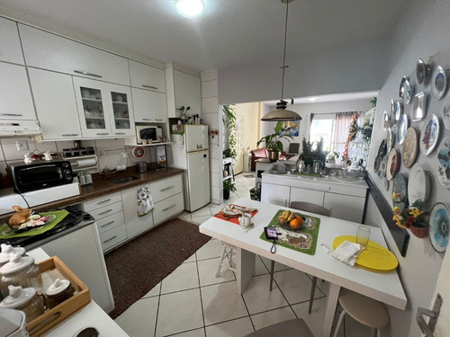 Apartamento Balneário Camboriú Barra Sul Quadra Mar 125 Metros Do Mar Com 3 Quartos E 2 Banheiros