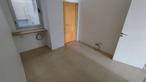 Al Frente C/balcón - A Mts De Plaza San Martín! Edificio Con Amenities