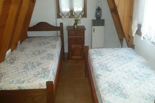 Imagen 12 de 24 de Casa Alpina Ubicada En Barrio Norte Gas Natural Y Alarma