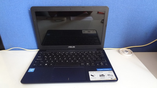 Laptop Asus X205t Azul Para Piezas De Repuesto