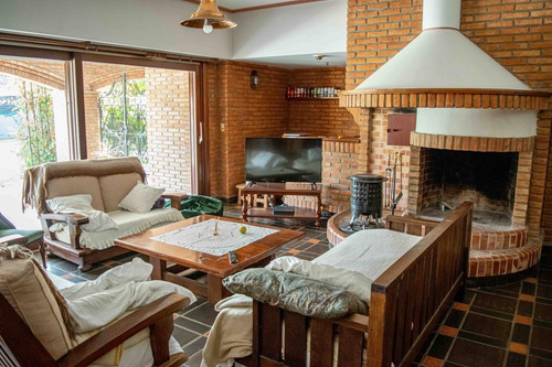 Imagen 9 de 30 de Casa - S.isi.-barrio Carreras