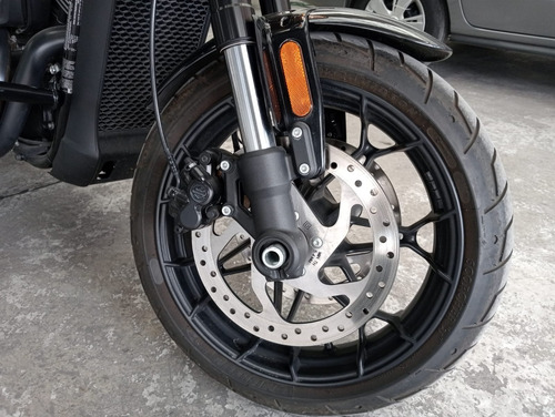Harley Davidson Street Rod 750